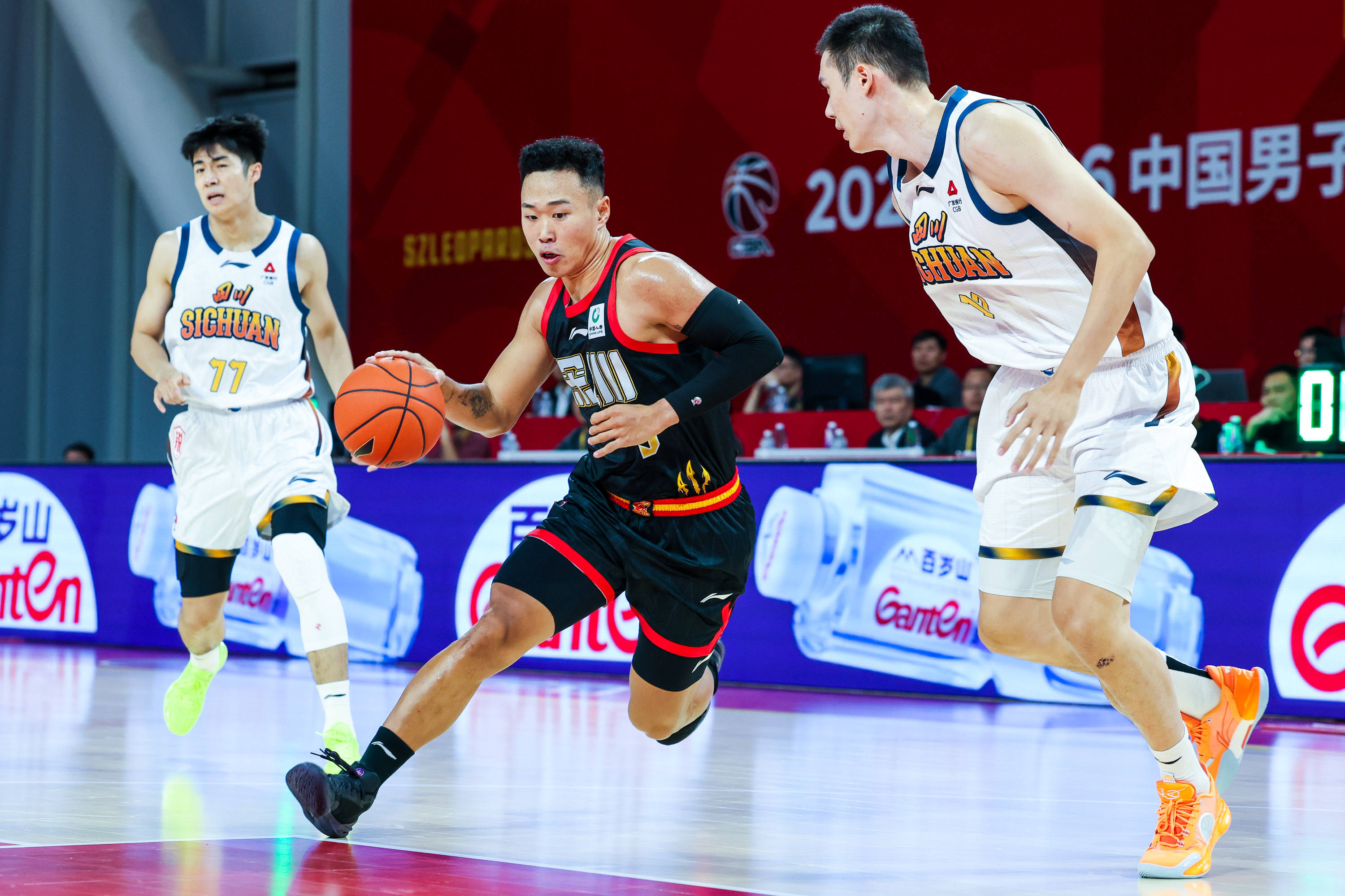 雷速体育中国巴塞罗那围绕CBA季后赛外线爆发关键时刻新疆广汇调整名单以备CBA常规赛，连对手都承认：今夜休斯敦火箭备战欧联的简单介绍