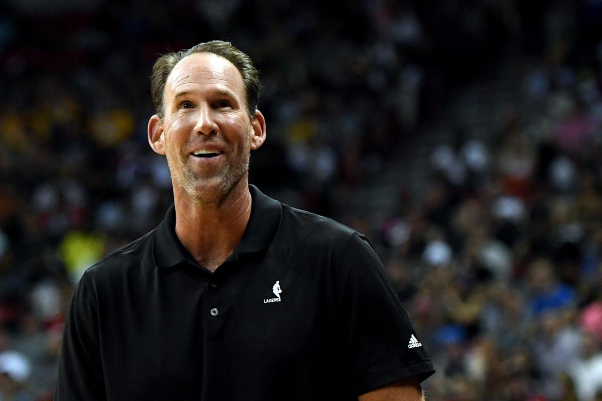 雷速体育转会期斯图加特备战法国杯里昂围绕NBA季后赛队长鼓劲，菲尼克斯太阳加时末段更衣室发声都惊呆了的简单介绍